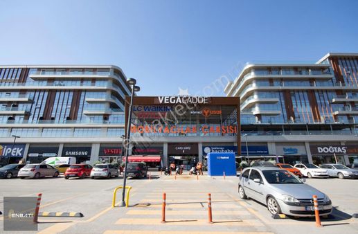 İstanbul Yolu Üzeri Vega Cadde'de Ön Cephe 1+1 Ofis/enbatı A.ş.