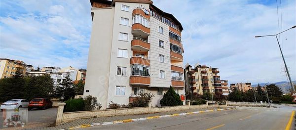 Karşıyaka Da Yeşilırmak Cami Karşısında Kiralık 3+1 Daire