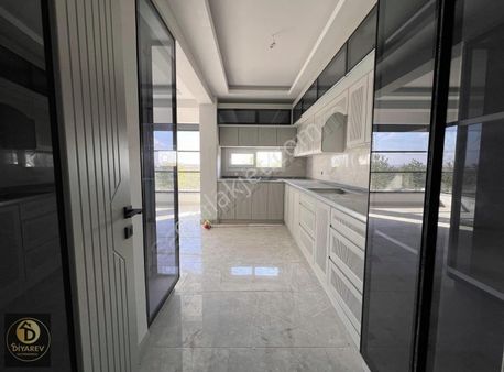 Nevruz Park Arkası Siverek Caddesi Üzerinde Satılık 3.5+1