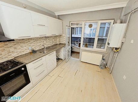 Paşaalanında 3+1 Eşyasız Ara Kat Kiralık Daire