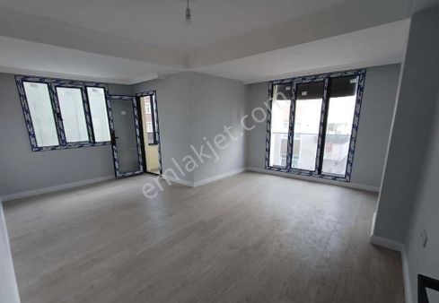 Zeytinburnu Çırpıcı Mah'de 3+1 Asansörlü Sıfır Satılık Köşebaşı Daire Osmanlı Emlak