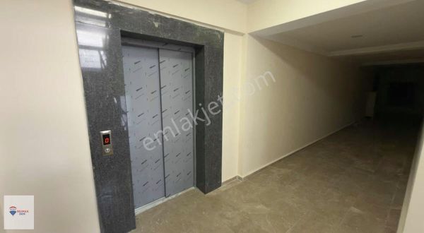 Remax Dem'den Askeriye Karşısı 160 M2 Site İçi 3+1 Yeni Daire