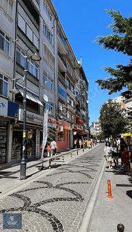 Silivri Alibey Mahallesinde Geniş Ferah Ve Ara Kat Satılık Daire