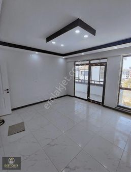 Lt-desticiler Albayrak&tarih Bulvarı Kesişiminde Çift Balkon 2+1