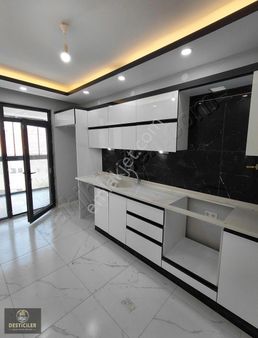 Lt-desticilerden Birlik Caddesi Yakını Ebv.banyolu 2+1