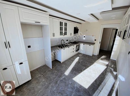 Merkezi Lokasyonda 3+1 Giyinme Odalı Lüks Daire Kaçmaz Fırsat