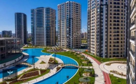 Mevaşehir'de 4+1 Peyzaj Havuz Cepheli Ara Kat Fırsat Daire