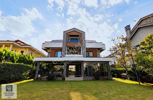 Trabzon Kule Sitesi'nde Geniş Bahçeli Masrafsız Lüks Villa