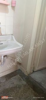 Kiralık Kombili Balkonlu Zemin Kat Daire