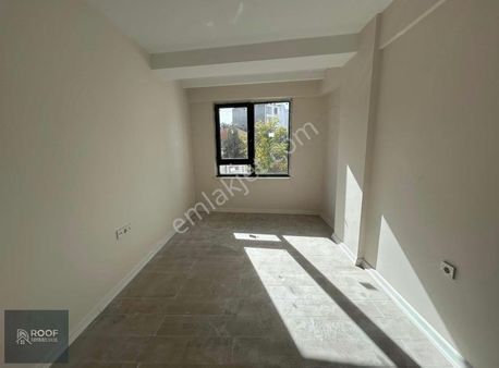 Zincirlikuyu Mahallesinde Cadde Üstü Park Manzaralı 3+1