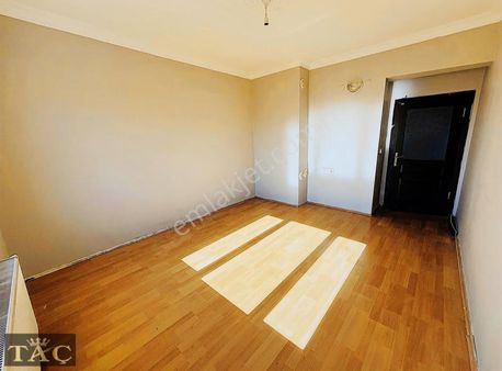 Taç Gayrimenkulden H.çiftliği Pazar Sokağında 3+1 Yapılı Daire