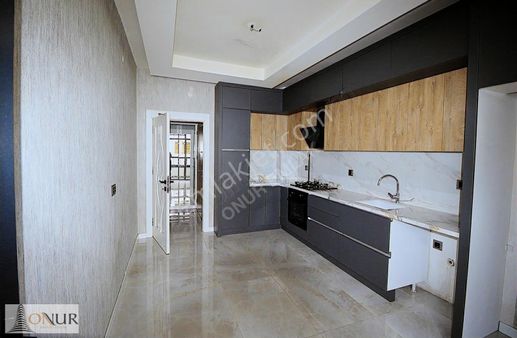 Onur Emlak Ali Ulvi Kurucu Yakını 4+1 Kiralık Daire
