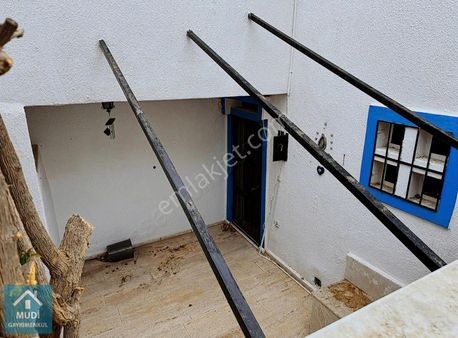 Bağla Özel Plajlı Bankev Sitesi Deniz Manzaralı Eşyalı Kiralık