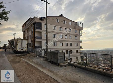 Gebze Adem Yavuz Mahallesinde Deniz Manzaralı Kiralık 2+1 Daire