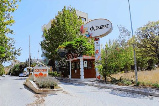 Site İçinde Güvenlikli Satılık Köşe Villa Tercih Edenler Çayyolu