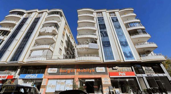 Hayat Gayrimenkulden Öğretmenler Evi Yani Satılık 3+1 Daire