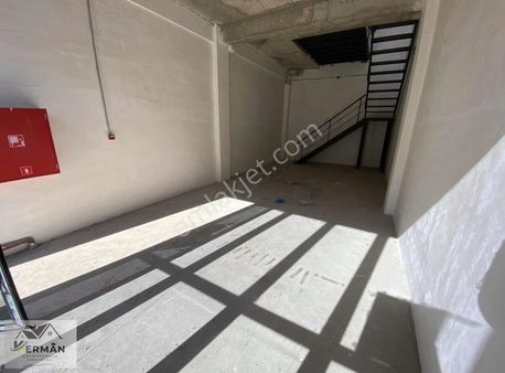 Kerman'dan Sincan Sehaş Arenada Çift Katlı 160 M2 Satılık Dükkan