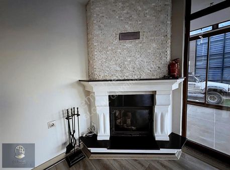 Çorlu Önerler Havuzlu Site İçinde 6 Yıllık 5+1 Villa