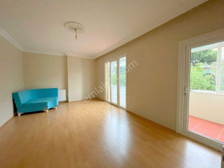 Mertcan'dan Yakacık Cad.üzerinde İskanlı Teraslı 2+1 Daire