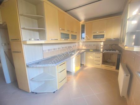Mertcan'dan Kavakpınar Mah. 2 Balkonlu Ara Kat 3+1