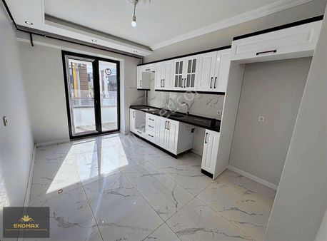 Ertuğrulgazi Mah. Site İçerisinde Devasa Büyüklükte 3+1 Arakat