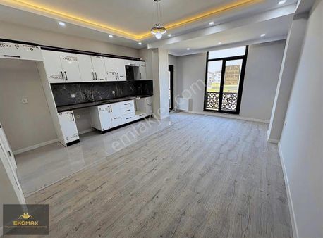 Hasanpaşa Mahallesinde Park Cepheli Fırsat 2+1 Arakat Daire