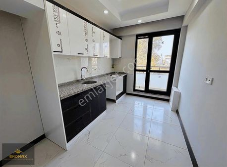 Ertuğrulgazi Mah. Kullanışlı Odalara Sahip 2+1 Arakat (e5 4dk)