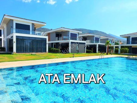 Güzelçamlıda Havuzlu Sitede Tek Müstakil Sıfır Villa