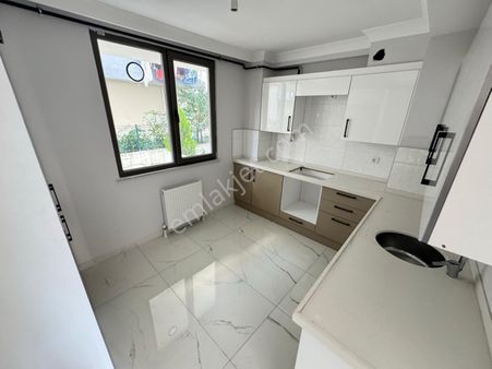 Çayırova Özgürlük Mahallesinde İskanlı Ferah 3+1 Ters Dubleks Daire