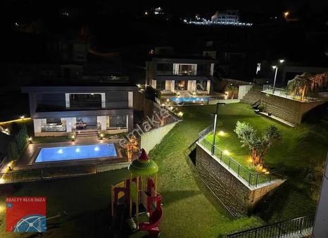 Serdivan Esentepede 7+1 Göl Manzaralı Satılık Tripleks Lüx Villa