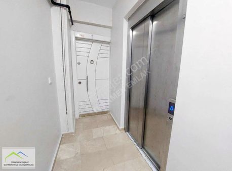 Türkmen Emlaktan 2+1 Asansörlü Satılık Bahçe Katı
