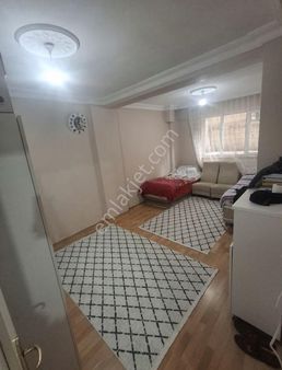 Küçükçekmece Savaş Emlak'tan 1+1 Daire 100 Alan