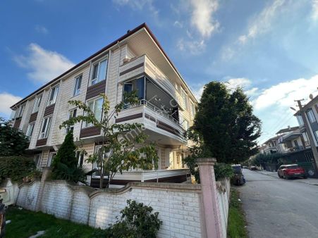 Karasu Merkezde Kışlık 3+1...yüksek Giriş Kat...mutfak Ayrı