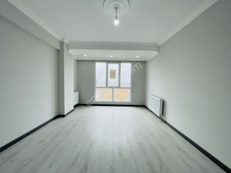 Güven'den Kapaklı'da Caddeye Yakın ,ebeveyn Banyolu 3+1 Daire