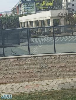 Yenikent Net Emlaktan Geniş Vitrinli Köşe Başı Dükkan Acill