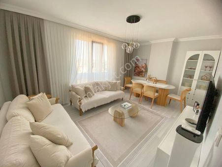 Mertcan'dan Kavakpınar Mah. Caddeye 3dk İskanlı Ara Kat 2+1