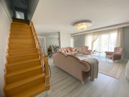 Mertcan'dan Yayalar Havuzlu Güvenlikli Sitede 5+2 Dubleks