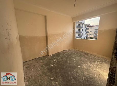 Duhan Emlak'tan Fırsat Ara Kat Köşe 1+1 Satılık Daire