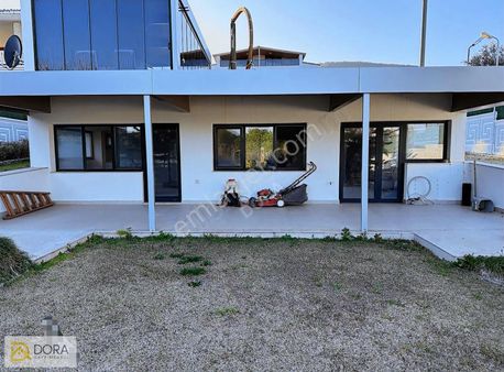 Urla Denizli Mahallesi 6+2 Satılık Full Deniz Manzarlı Villa