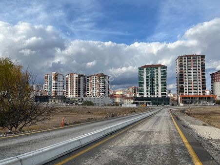 Karapürçek Devlet Hastanesi Yanı.bulvar.üzerınde.cd.cephedir.400m2