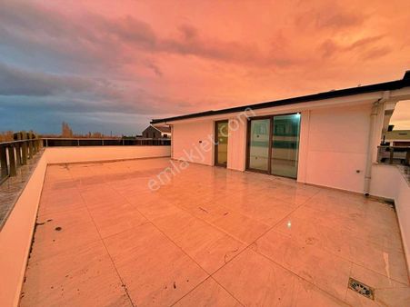 Uytundan Akçay'da Ayrı Mutfaklı Sıfır 4+1 Dubleks Daire