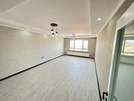 Taner'den Dikmen İlker'de 3+1 Süper Lüks Şehir Manzaralı Ebeveyn Banyolu