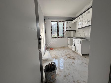 Çayırova Adem Yavuz Kapalı Pazarın Dibinde 2+1 Arakat