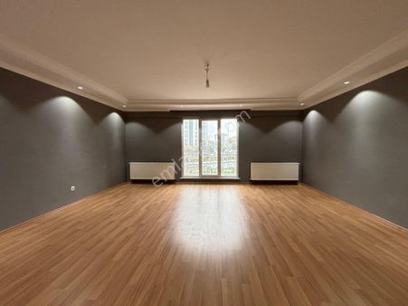 Güven'den Tepe Yolunda Butik Sitede Cadde Cephe 3+1daire