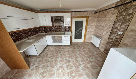 Atapark Pasinler Caddesi Yakını 3+1 Katta Yeni Site Bölgesinde