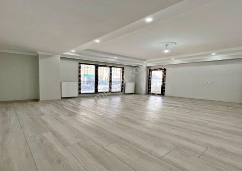 Bölgenin En Geniş 3+1 'i Merkezi Metrobüse Yakın Satılık Daire