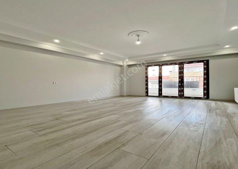 Merkezi Konum Sıfır Geniş M2 Metrobüse Yakın 2+1 Satılık Daire