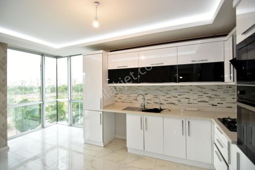 Üniversite Ve Yeni Emniyet Binasına Yakın 3+1 Kiralık Daire