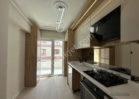 ***cantürk Emlak'tan Merkede Masrafsız Daire***