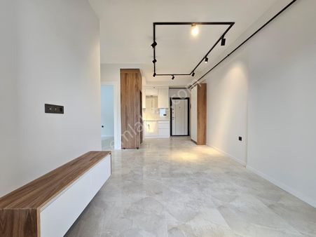 Denizli 1200 Evler Mahallesinde Cadde Üstünde Lüks Satılık Suit Daireler